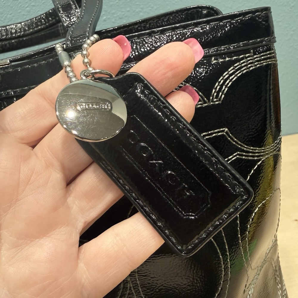 Coach F19215 Black Patent Leather Logo Kiss Lock Carryall Purse Shoulder Bag EUC - Picture 10 of 16